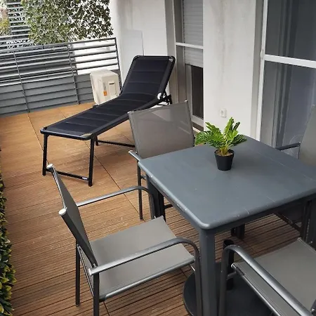Bel Avec Terrasse En Bord De