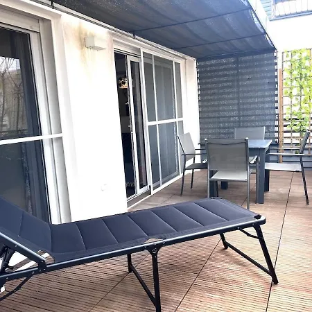 Bel Avec Terrasse En Bord De *