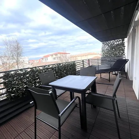 Bel Avec Terrasse En Bord De *